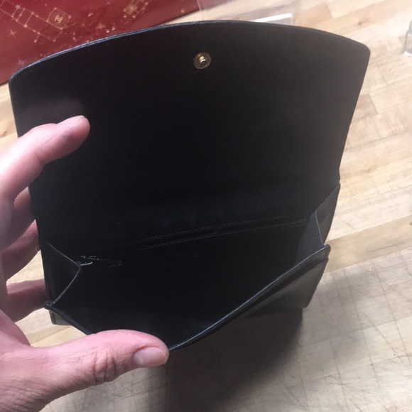 Chanel medium clutch wallet w 24k gold plated hardware w added non branded chain - Picture 10 of 10